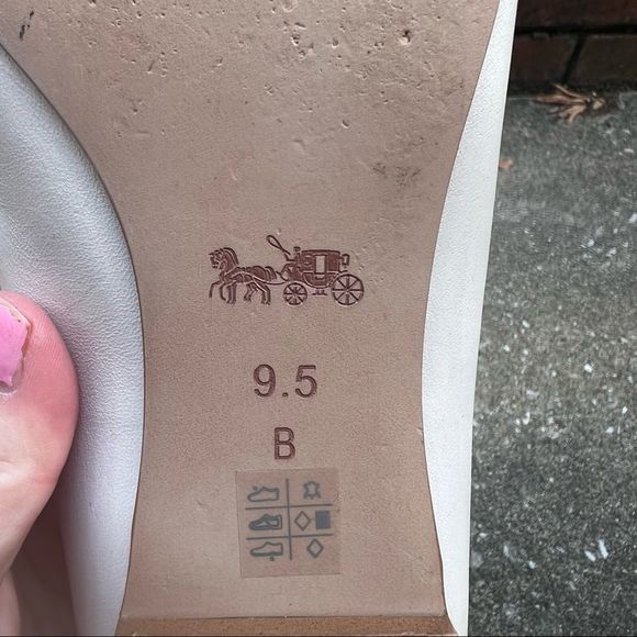 Coach Jill Leather Scalloped Studded Flats White Cream size sz 9.5 - Picture 8 of 10